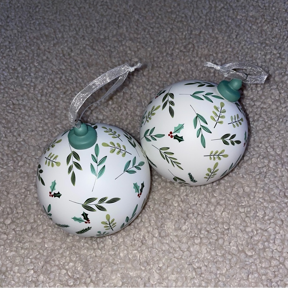 Set of two Christmas foliage ornaments